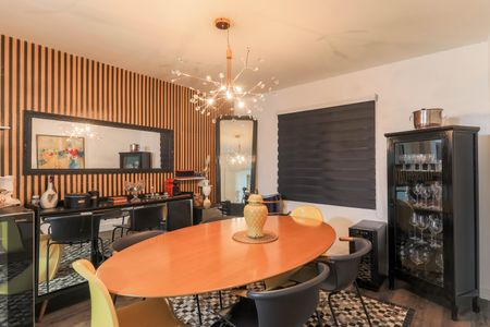 Casa à venda com 249m², 3 quartos e 2 vagas Casa à venda com 249m², 3 quartos e 2 vagasSala de Jantar