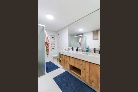 Casa à venda com 249m², 3 quartos e 2 vagas Casa à venda com 249m², 3 quartos e 2 vagasBanheiro da Suíte