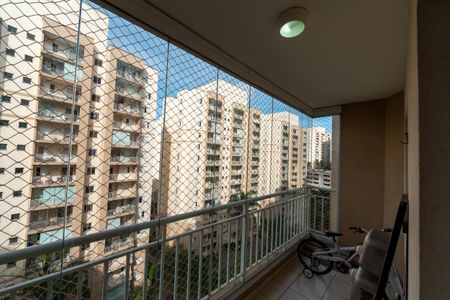 Varanda da Sala de apartamento para alugar com 2 quartos, 72m² em Jardim Tupanci, Barueri