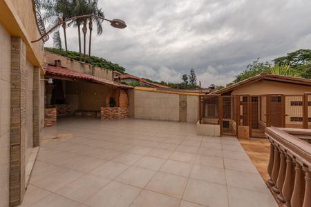 Casa à venda com 200m², 5 quartos e 2 vagas Casa à venda com 200m², 5 quartos e 2 vagasEspaço Gourmet