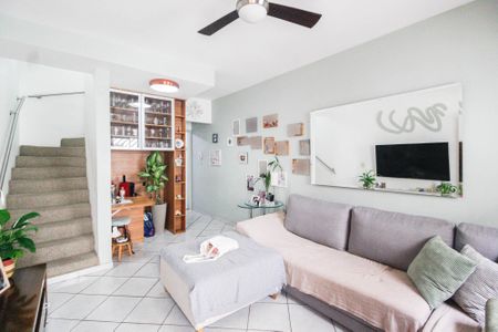 Casa de condomínio à venda com 75m², 2 quartos e 1 vagaSala