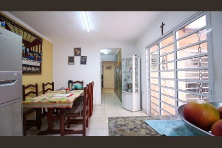 Casa à venda com 250m², 5 quartos e 3 vagas Casa à venda com 250m², 5 quartos e 3 vagasCozinha