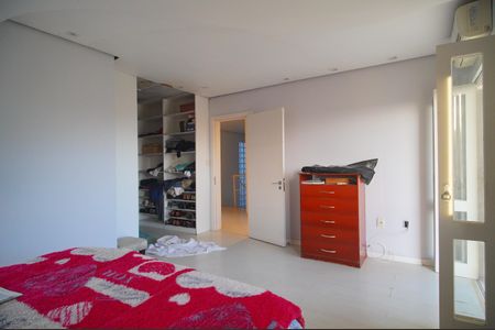 Casa para alugar com 241m², 3 quartos e 2 vagasSuíte 1