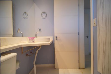 Casa para alugar com 241m², 3 quartos e 2 vagasBanheiro da Suíte 2