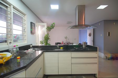 Casa para alugar com 241m², 3 quartos e 2 vagasCozinha