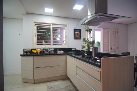 Casa para alugar com 241m², 3 quartos e 2 vagasCozinha