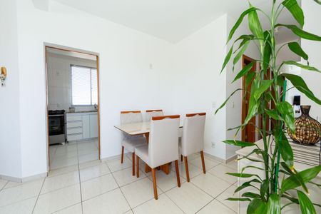 SALA de apartamento à venda com 3 quartos, 75m² em Caiçara-adelaide, Belo Horizonte