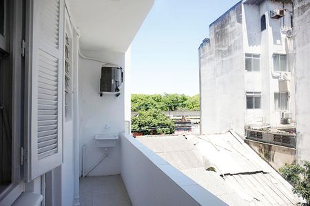 Apartamento à venda com 70m², 2 quartos e sem vagaÁrea de Serviço