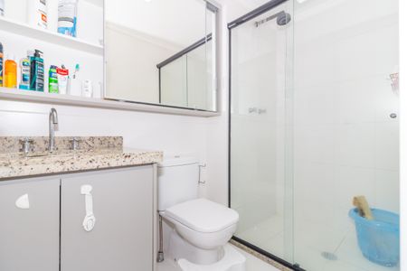 Apartamento à venda com 61m², 2 quartos e 1 vaga Apartamento à venda com 61m², 2 quartos e 1 vagaBanheiro da Suíte