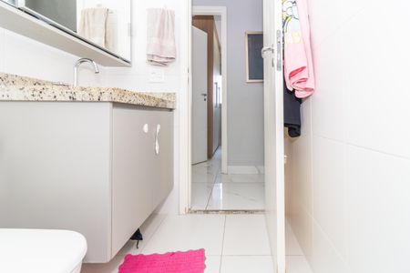 Apartamento à venda com 61m², 2 quartos e 1 vaga Apartamento à venda com 61m², 2 quartos e 1 vagaBanheiro