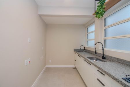 Apartamento à venda com 56m², 2 quartos e 1 vaga Apartamento à venda com 56m², 2 quartos e 1 vagaCozinha e Área de Serviço
