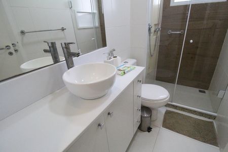 Apartamento à venda com 78m², 2 quartos e 1 vagaBanheiro da Suíte 1