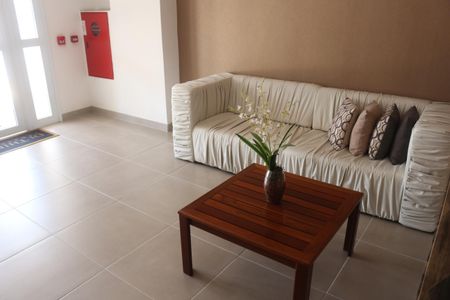 Apartamento para alugar com 65m², 2 quartos e 2 vagasHall social