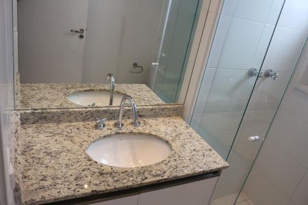 Apartamento para alugar com 65m², 2 quartos e 2 vagasBanheiro da Suíte 1