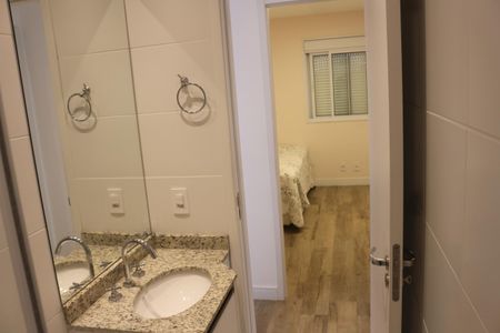 Apartamento para alugar com 65m², 2 quartos e 2 vagasBanheiro 1