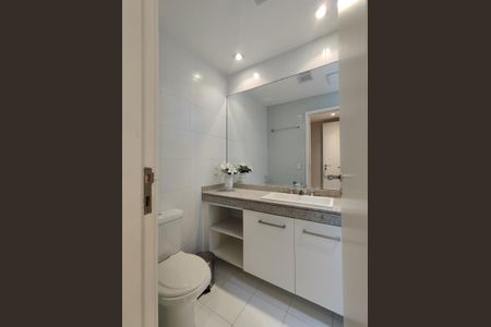 Apartamento para alugar com 206m², 4 quartos e 3 vagasBanheiro da Suíte 2