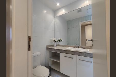 Apartamento para alugar com 206m², 4 quartos e 3 vagasBanheiro da Suíte 2