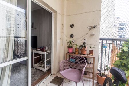 Varanda de apartamento à venda com 2 quartos, 68m² em Jardim Tupanci, Barueri