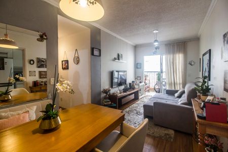 Sala de apartamento à venda com 2 quartos, 68m² em Jardim Tupanci, Barueri
