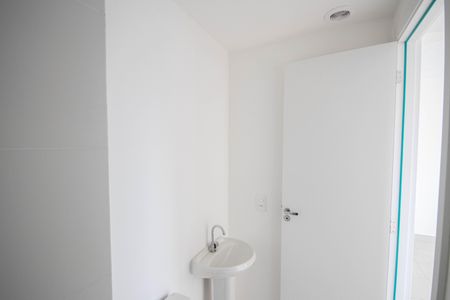 Apartamento à venda com 32m², 2 quartos e sem vaga Apartamento à venda com 32m², 2 quartos e sem vagaBanheiro Social