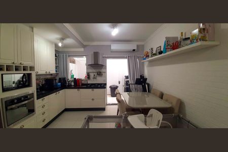 Casa de condomínio à venda com 80m², 2 quartos e 2 vagasCozinha