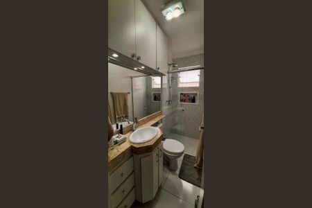 Casa de condomínio à venda com 80m², 2 quartos e 2 vagasBanheiro Social