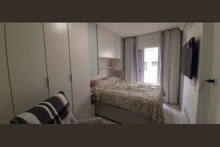 Casa de condomínio à venda com 80m², 2 quartos e 2 vagasSuíte