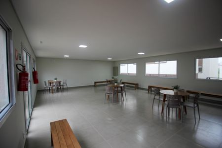 Apartamento para alugar com 42m², 2 quartos e 1 vaga Apartamento para alugar com 42m², 2 quartos e 1 vagaÁrea comum - Salão de festas