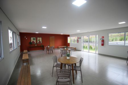 Apartamento para alugar com 42m², 2 quartos e 1 vaga Apartamento para alugar com 42m², 2 quartos e 1 vagaÁrea comum - Salão de festas