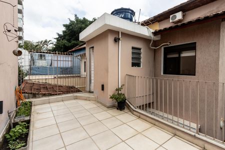 Casa à venda com 119m², 2 quartos e 2 vagas
