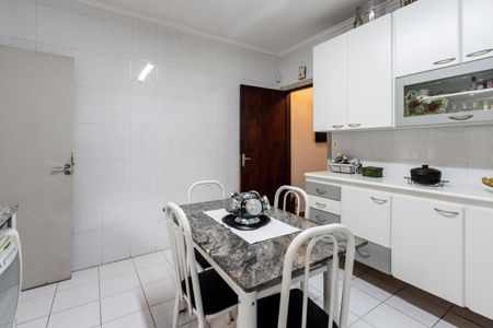 Casa à venda com 119m², 2 quartos e 2 vagas