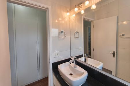 Apartamento à venda com 184m², 3 quartos e 2 vagasBanheiro Social