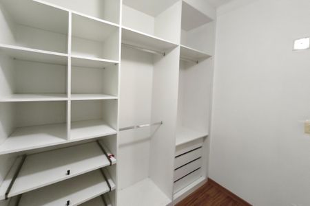 Apartamento à venda com 184m², 3 quartos e 2 vagasQuarto 3