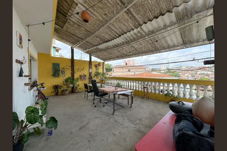 Casa à venda com 263m², 2 quartos e 8 vagasVaranda