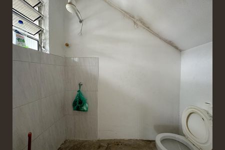 Casa à venda com 263m², 2 quartos e 8 vagasBanheiro de Serviço