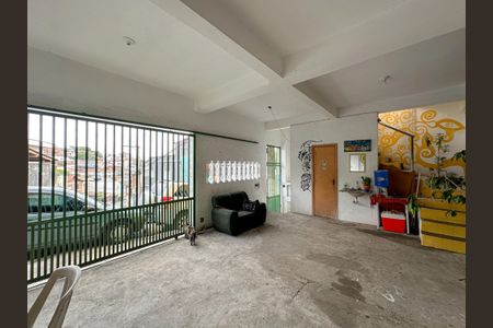 Casa à venda com 263m², 2 quartos e 8 vagasGaragem