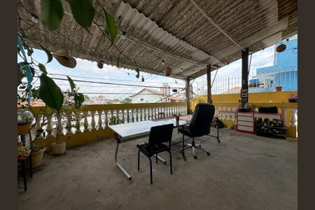 Casa à venda com 263m², 2 quartos e 8 vagasVaranda