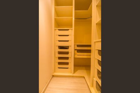 Apartamento à venda com 96m², 3 quartos e 2 vagasCloset