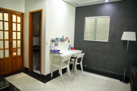 Casa à venda com 134m², 3 quartos e 4 vagasSala