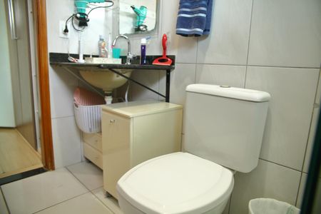 Casa à venda com 134m², 3 quartos e 4 vagasSuíte 1  - Banheiro 