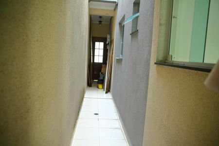 Casa à venda com 134m², 3 quartos e 4 vagasCorredor Lateral 