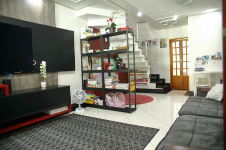 Casa à venda com 134m², 3 quartos e 4 vagasSala