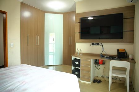 Casa à venda com 134m², 3 quartos e 4 vagasSuíte 1 