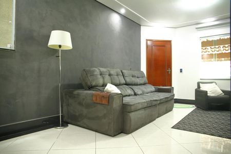 Casa à venda com 134m², 3 quartos e 4 vagasSala