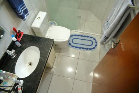 Casa à venda com 134m², 3 quartos e 4 vagasSuíte 1  - Banheiro 