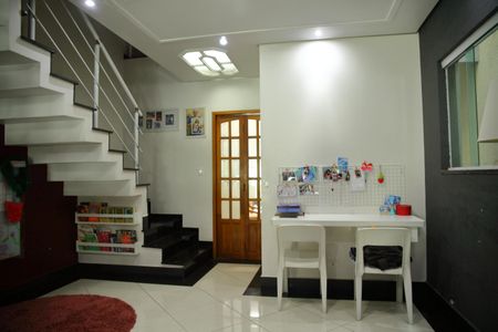 Casa à venda com 134m², 3 quartos e 4 vagasSala