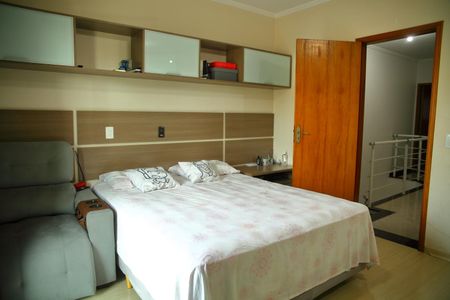 Casa à venda com 134m², 3 quartos e 4 vagasSuíte 1 