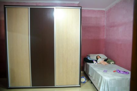 Casa à venda com 134m², 3 quartos e 4 vagasSuíte 2