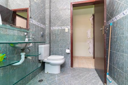 Casa para alugar com 314m², 6 quartos e 4 vagasBanheiro do Piso Superior