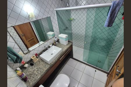 Apartamento à venda com 101m², 2 quartos e 2 vagasBanheiro suite 